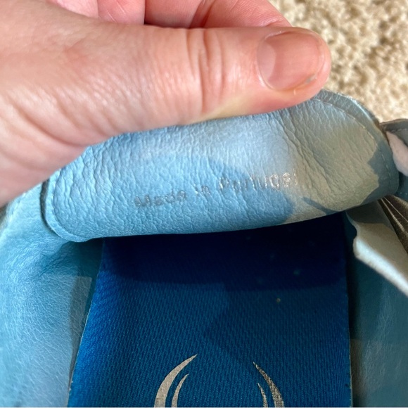 Meet AlKA, the best-selling CLOUD sneaker. - Picture 7 of 9